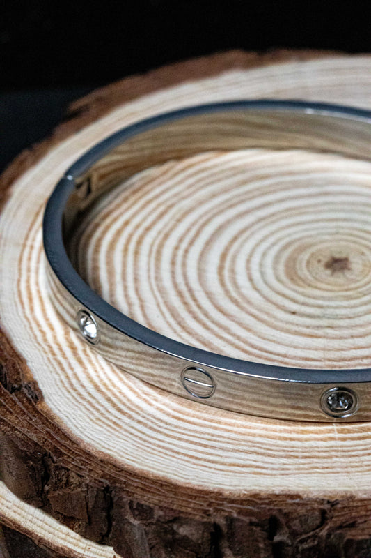 Minimalist Silver Bangle Bracelet | Modern Luxury-Inspired Women’s Jewelry