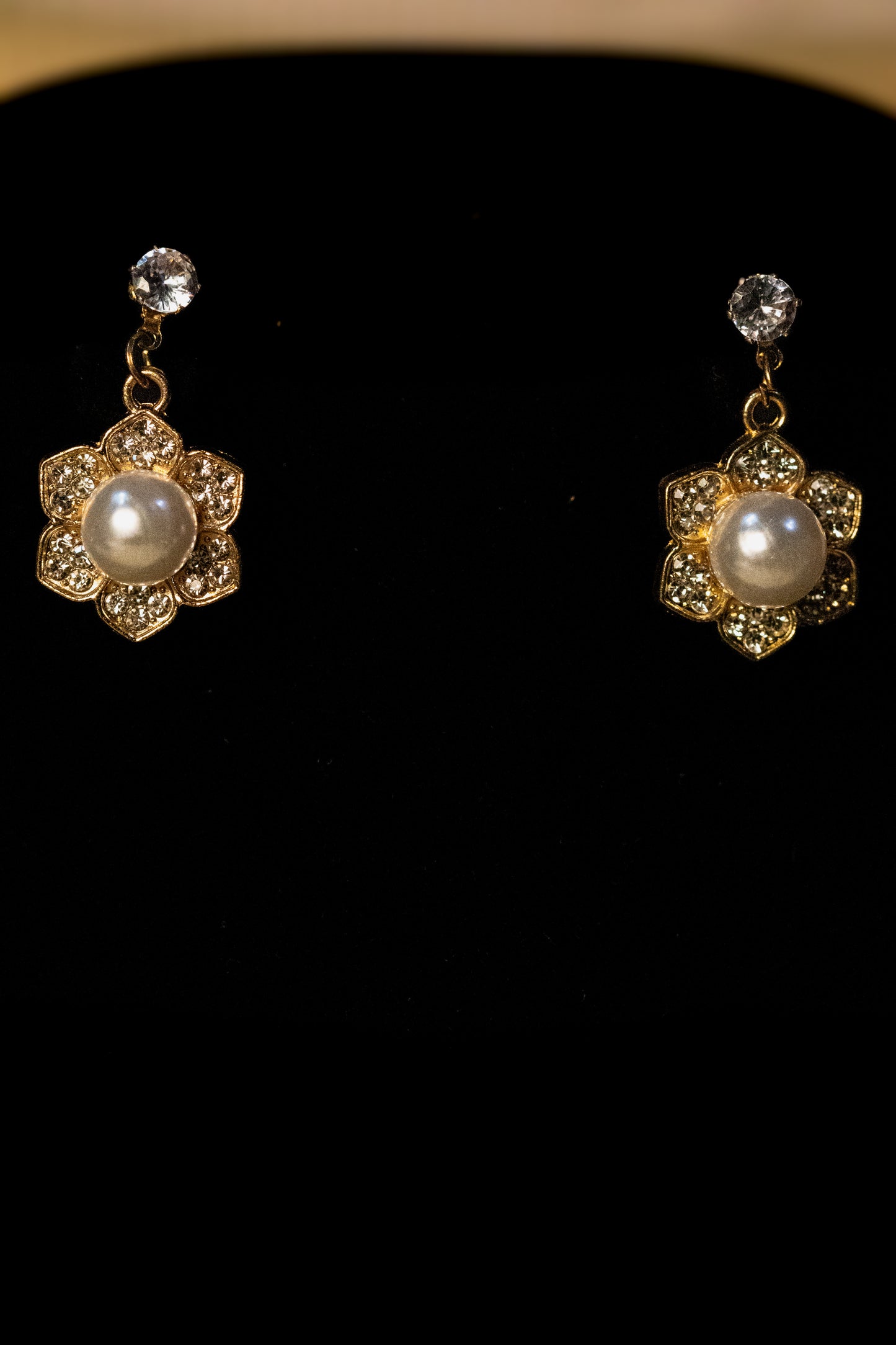 Elegant Gold-Plated Pearl & Crystal Floral Jewelry Set | Necklace & Earrings