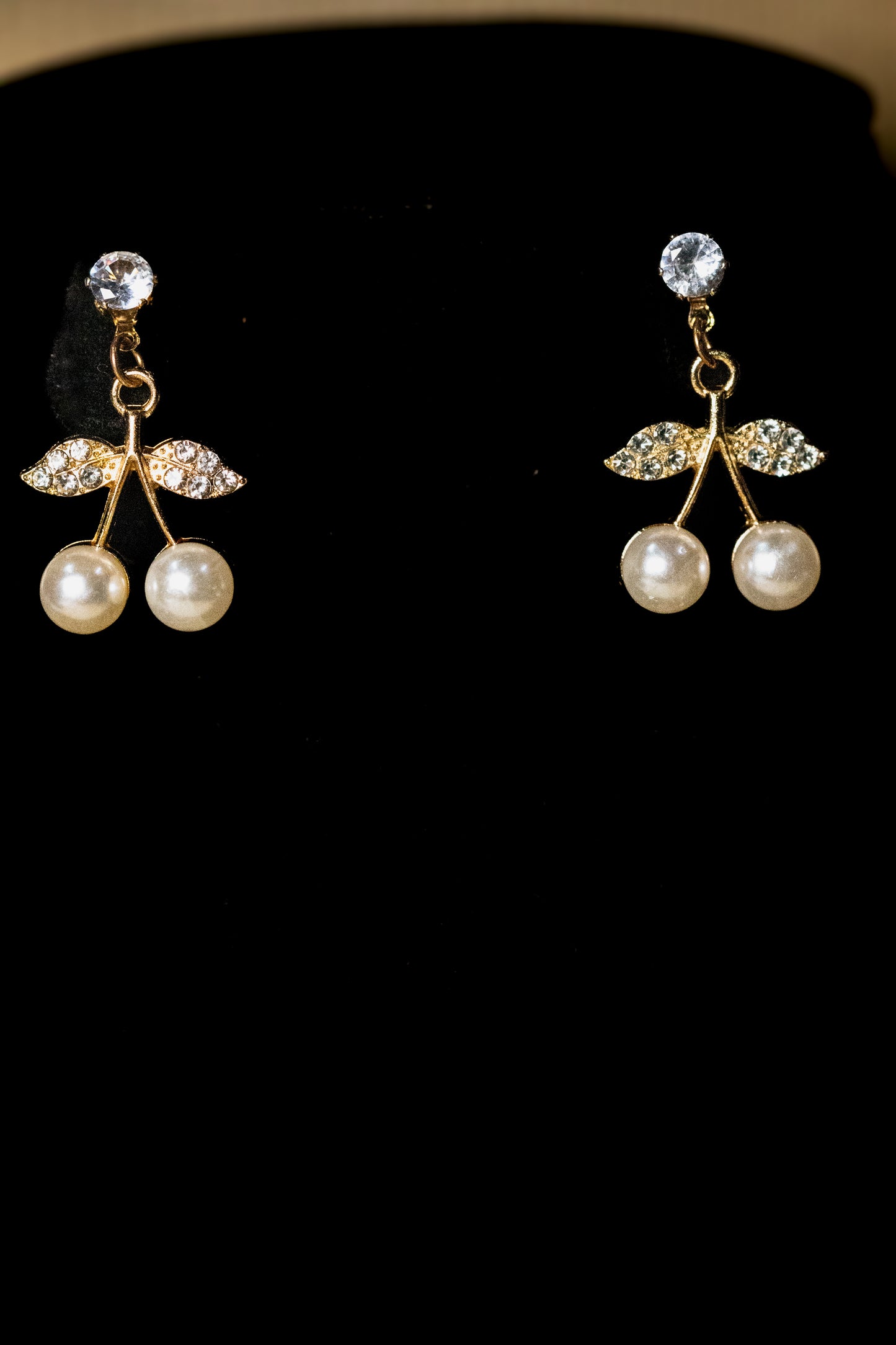 Golden Cherry Pearl Jewelry Set | Pendant Necklace & Earrings