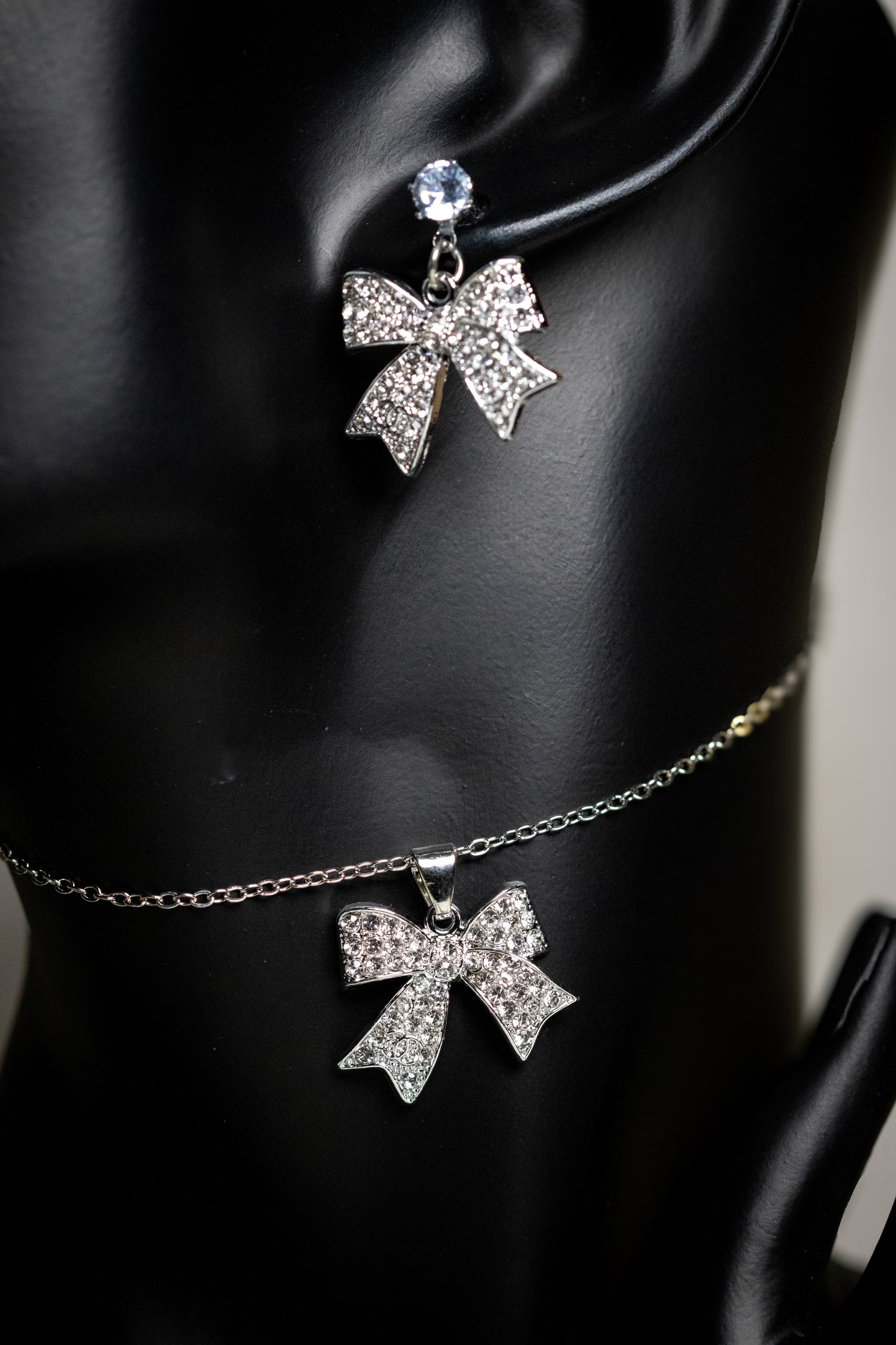 Radiant Bow Crystal Jewelry Set | Necklace & Earrings