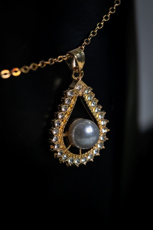 Golden Teardrop Pearl Jewelry Set | Crystal Studded Necklace & Earrings