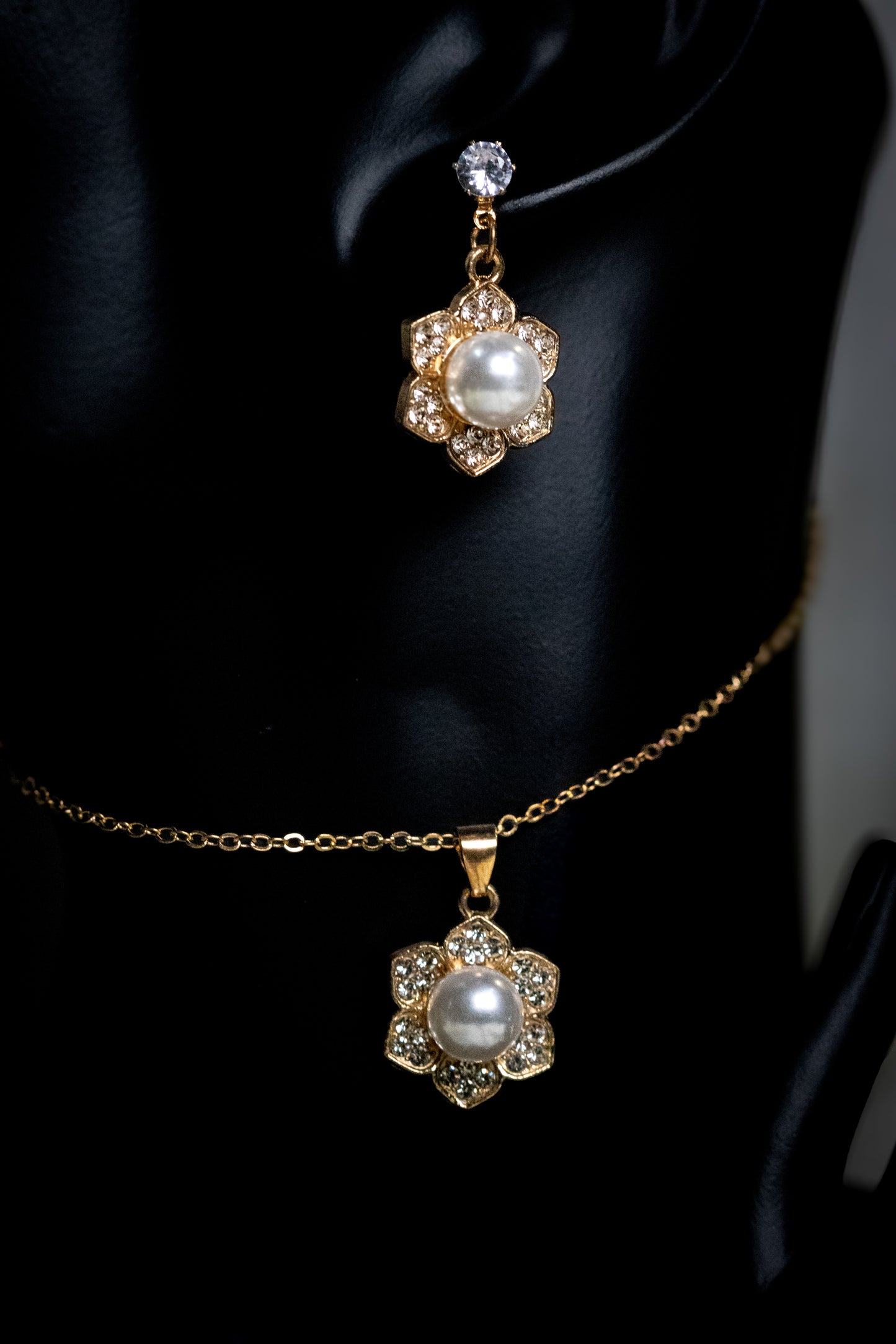 Elegant Gold-Plated Pearl & Crystal Floral Jewelry Set | Necklace & Earrings