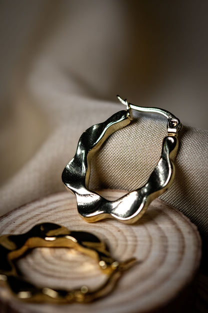 Wavy Gold Hoop Earrings | Modern Elegant Design