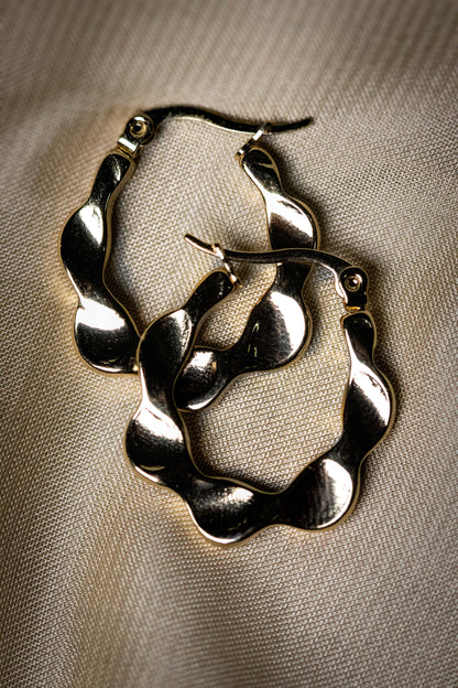 Wavy Gold Hoop Earrings | Modern Elegant Design