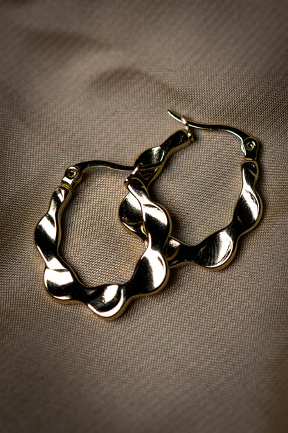 Wavy Gold Hoop Earrings | Modern Elegant Design