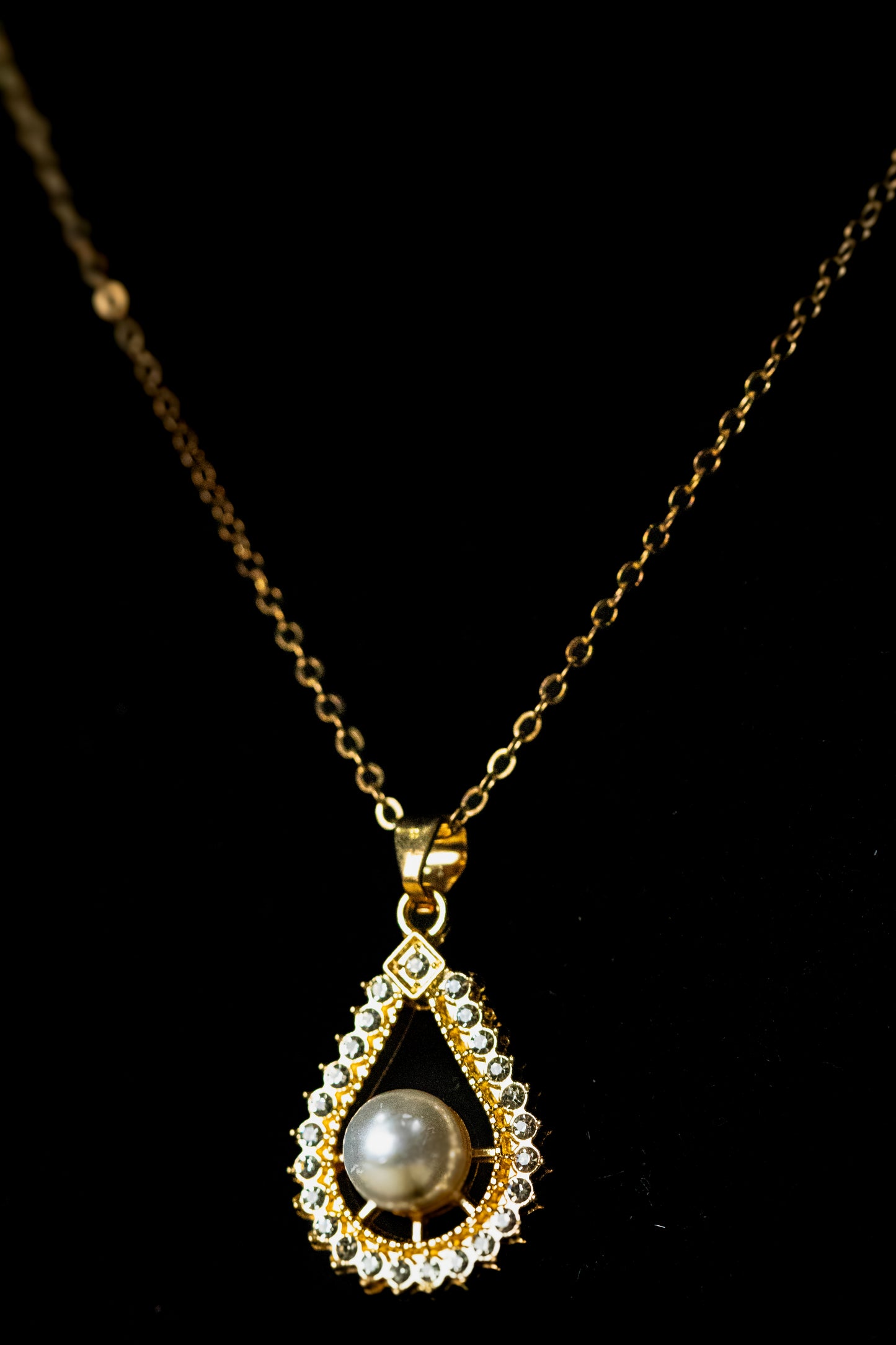 Golden Teardrop Pearl Jewelry Set | Crystal Studded Necklace & Earrings