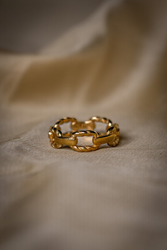 Gold Chain Link Ring | Bold Minimalist Design