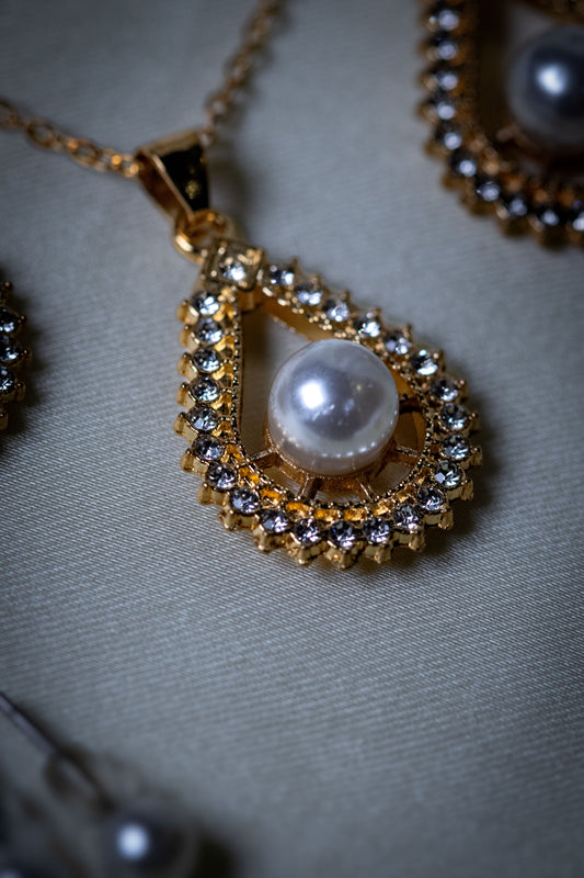 Golden Teardrop Pearl Jewelry Set | Crystal Studded Necklace & Earrings